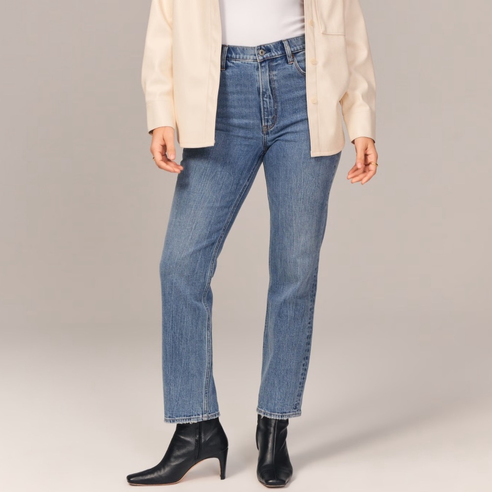 Curve Love Ultra High Rise Ankle Straight Jean in Medium NWOT W27